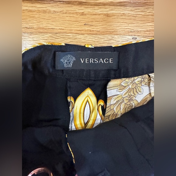 Versace shorts - Picture 4 of 7
